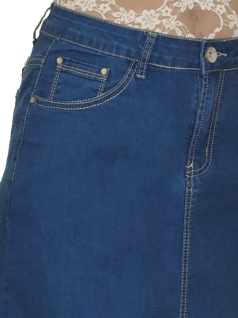 Shop by category Long Jeans For Women. Long jeans for women aren’t cookie cutter. Discover the style or color that calls to you. Want a traditional fit? Try a classic straight leg jean. Opt for the latest trend by drawing the fit in with skinny jeans. For a hint of a retro vibe, fall back on flare jeans.